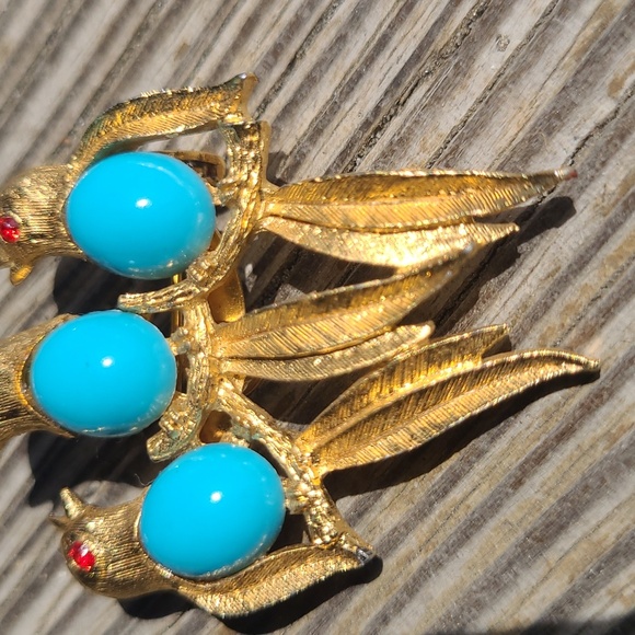 JJ Jonette Birds Brooch Pin Blue Topaz-like Bodies Ruby Rhinestone Eyes 1970s - Picture 3 of 7